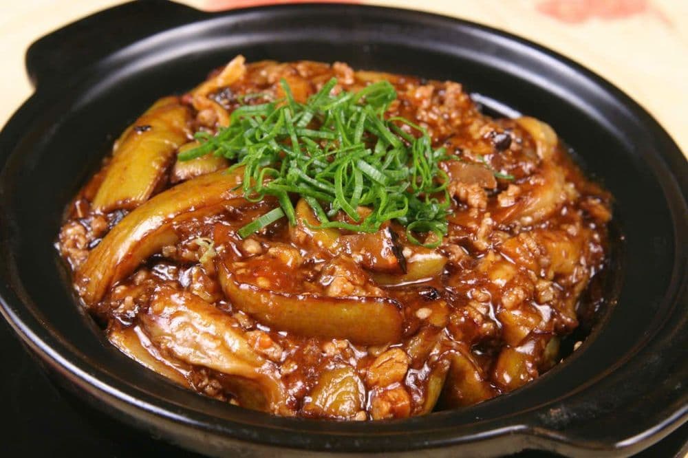 Cà tím om thịt băm niêu đất