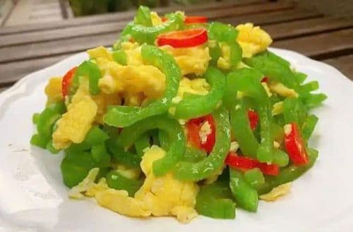 Trứng xào mướp đắng