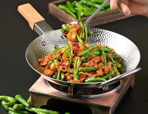 Thịt heo xào ớt hồ nam